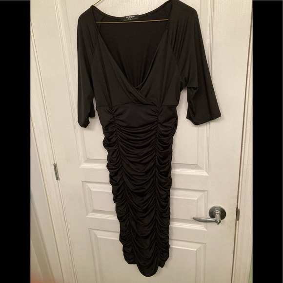 zeagoo Dresses & Skirts - Zeagoo Ladies Black Ruched MIDI Dress.  Size XXL.